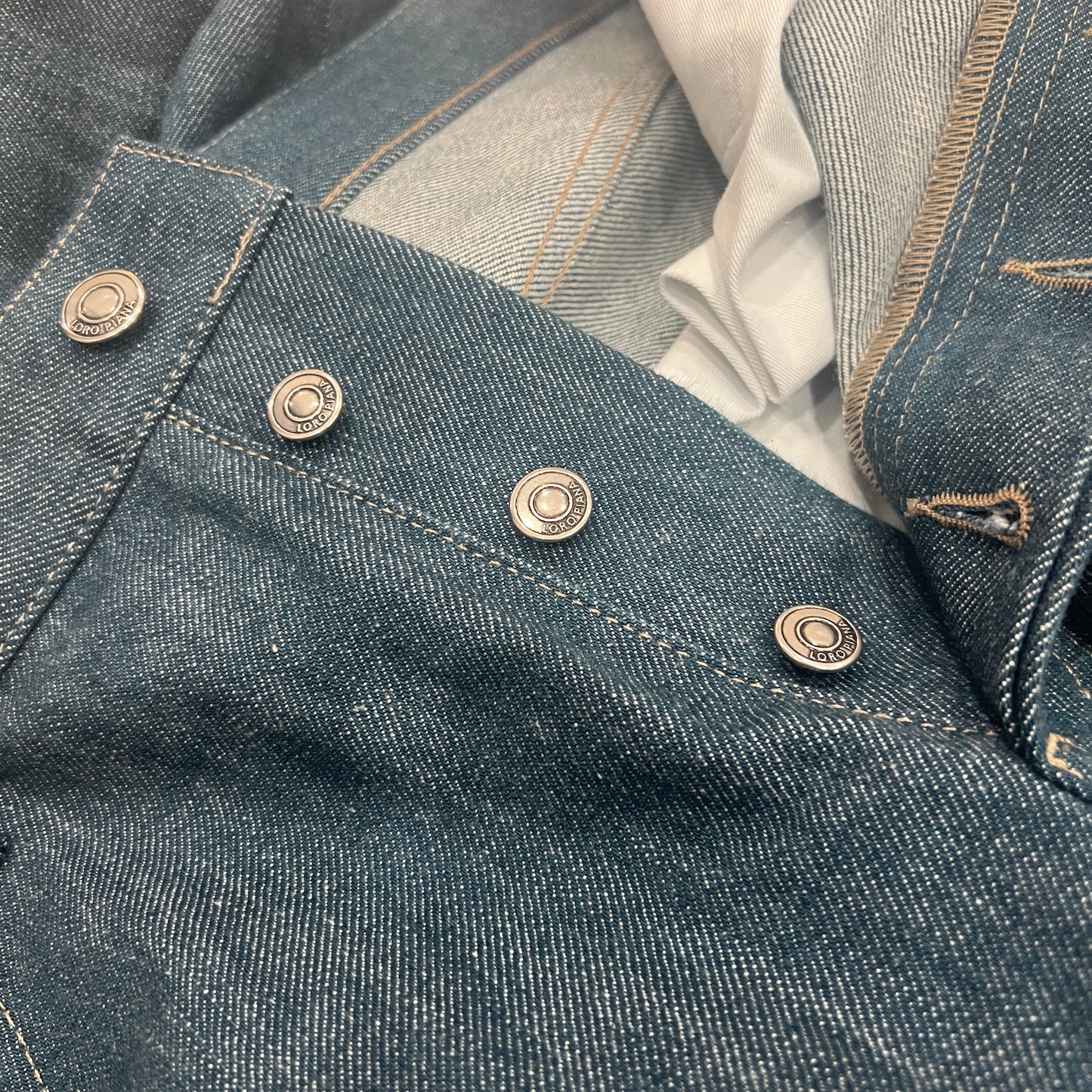 Loro Piana Kamen Austin Jeans (36)